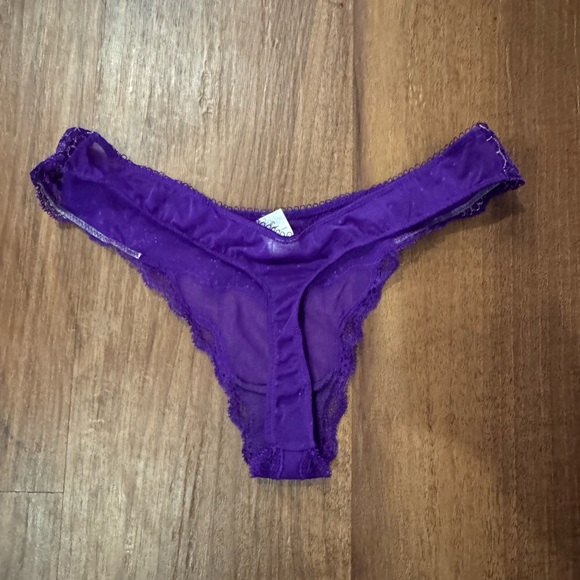 Victorias Secret purple bra with matching thong - Picture 8 of 9